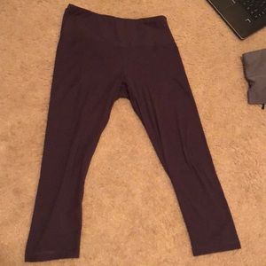 High Waisted Dark Purple Capri Leggings